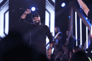 Leia mais sobre o artigo Cantor Raí Saia Rodada passa mal e é internado em hospital no RN