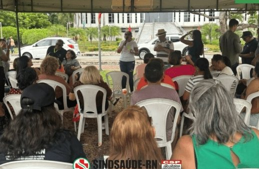 No momento, você está visualizando Sindicatos realizam protesto em frente a governadoria contra o atraso no pagamento do 13° salário dos aposentados e pensionistas