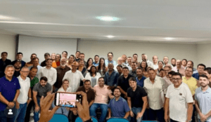 Leia mais sobre o artigo Deputado Kleber Rodrigues reúne base política e anuncia apoio a Allyson, Fátima e Zenaide