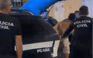 Leia mais sobre o artigo Operação Verão 2026: Polícia Civil prende homem em flagrante por furto em veículo no litoral sul do RN