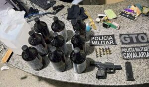 Leia mais sobre o artigo Polícia Militar apreende armas de fogo, munições e drogas em Caicó/RN