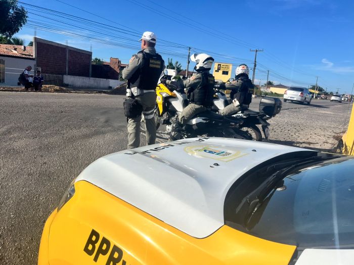 Leia mais sobre o artigo 26 condutores são autuados e três são presos em blitz da CPRE/Batalhão Rodoviário