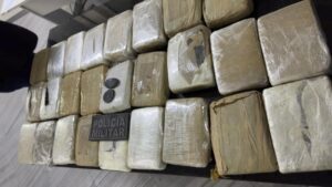 Leia mais sobre o artigo Polícia Militar apreende grande quantidade de drogas nas proximidades do KM 6, em Natal