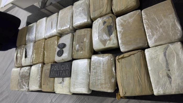 Leia mais sobre o artigo Polícia Militar apreende grande quantidade de drogas nas proximidades do KM 6, em Natal