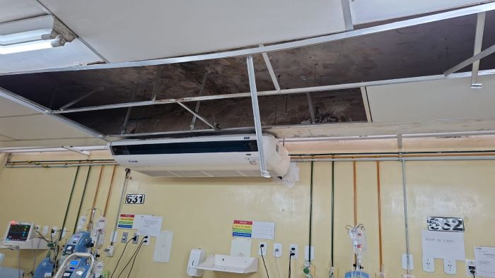No momento, você está visualizando Parte do forro de UTI do Hospital Walfredo Gurgel desaba após fortes chuvas em Natal