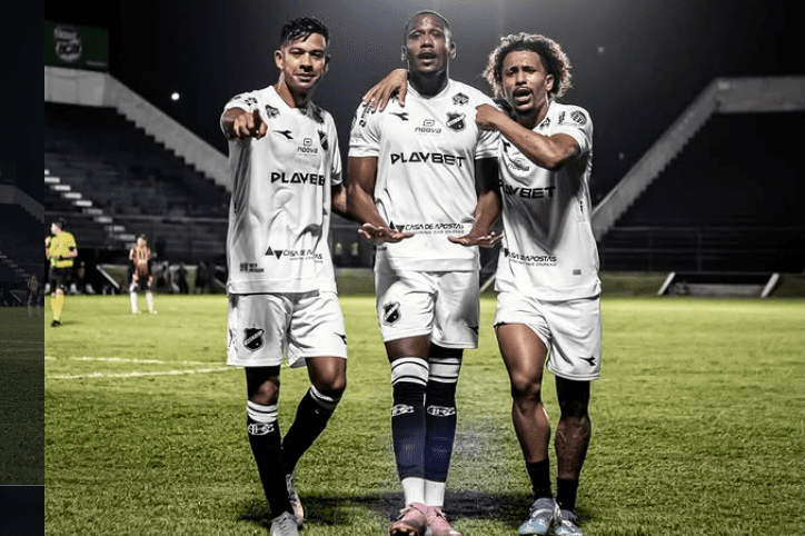 No momento, você está visualizando ABC arranca empate no fim e segue líder do Potiguar