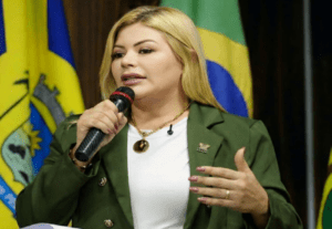 Leia mais sobre o artigo Prefeita Janaína de Salin apresenta balanço de 2025 na abertura dos trabalhos legislativos em Lagoa de Pedras