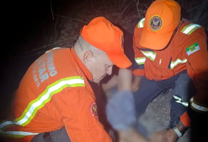 Leia mais sobre o artigo Bombeiros resgatam idoso desaparecido em zona rural no RN com ajuda de cão de familiares