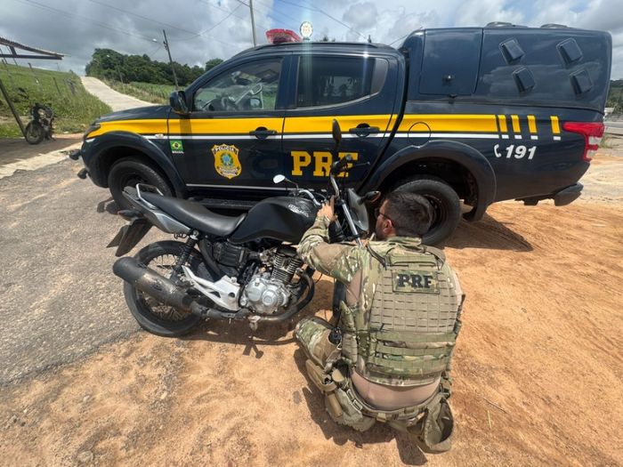 Leia mais sobre o artigo PRF recupera três motos adulteradas em menos de uma hora durante fiscalizações no RN