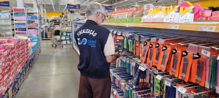 Leia mais sobre o artigo Operação Aulas Seguras: Ipem-RN fiscaliza mais de 7 mil itens escolares no comércio potiguar