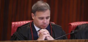 Leia mais sobre o artigo Prefeito e vice de São Gonçalo do Amarante (RN) são condenados por propaganda negativa