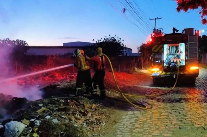 Leia mais sobre o artigo Curto-circuito em carregador provoca incêndio residencial em Mossoró