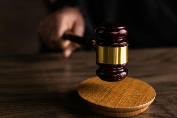 Leia mais sobre o artigo Julgado improcedente ato de improbidade na contratação de profissionais de saúde em Guamaré