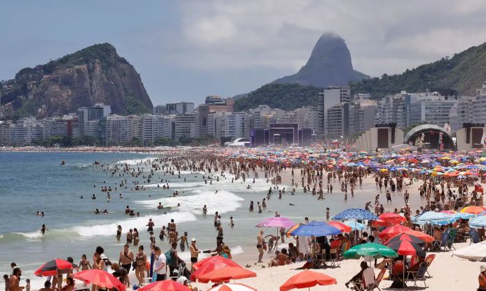 Leia mais sobre o artigo Carnaval: Resgates nas praias do Rio de Janeiro passam de mil