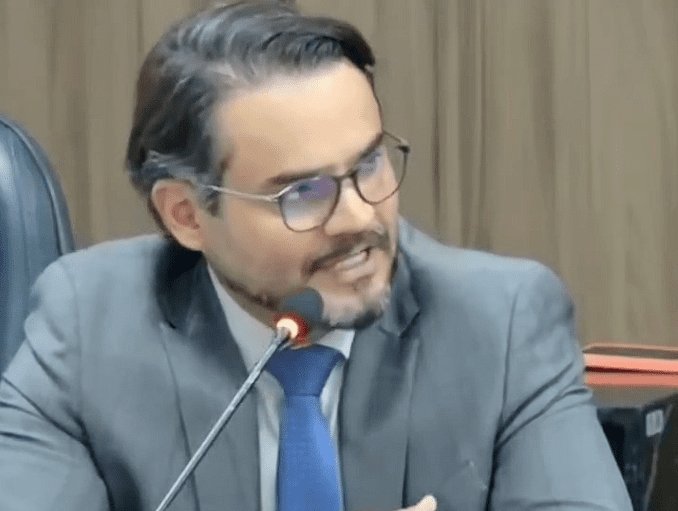 Leia mais sobre o artigo João Câmara: Vereador Flávio Sami critica vetos da prefeita e aponta receio de vereadores em sessão na Câmara