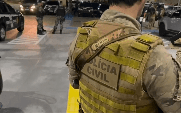 Leia mais sobre o artigo Operação Território Seguro cumpre mandados em Mãe Luíza e Rocas na manhã desta quinta-feira (12)