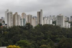 Leia mais sobre o artigo Habitação: mais de 4 mil cidades podem perder recursos federais por pendências no SNHIS