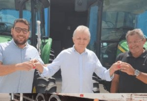Leia mais sobre o artigo Com emendas de Zenaide, MAPA entrega tratores para Touros e São Gonçalo do Amarante