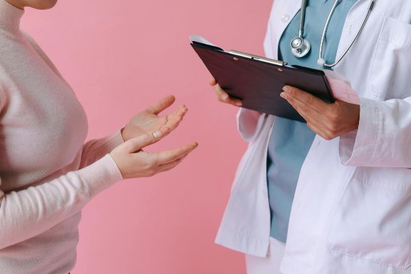 Leia mais sobre o artigo Médica é condenada por receber salário sem exercer funções no Município de Parnamirim