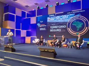 Leia mais sobre o artigo Comandante-Geral da PMRN apresenta projeto Território Seguro durante conferência nacional em Brasília