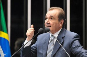 Leia mais sobre o artigo Eleito por unanimidade, José Agripino Maia assume Conselho Curador da Fundação Índigo