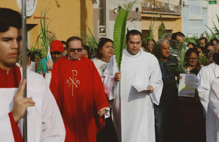 Leia mais sobre o artigo Procissões e missas lotam igreja no Domingo de Ramos em João Câmara