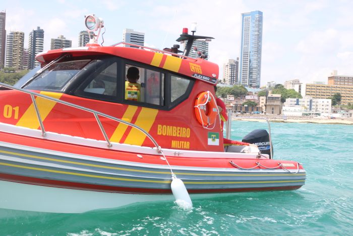 Leia mais sobre o artigo Corpo de Bombeiros do RN atua em combate a incêndio e resgate marítimo