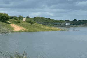 Leia mais sobre o artigo Barragem de Poço Branco está na cota 70,82 faltano menos de 30% para sangrar; IGARN