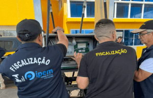 Leia mais sobre o artigo Operação integrada em Mossoró reprova 27,5% das bombas de combustível e retira 29 produtos impróprios do comércio