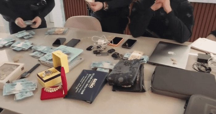 Leia mais sobre o artigo Polícia Civil deflagra “Operação Rifeiros” e cumpre prisões contra influenciadores por rifas ilegais, estelionato e lavagem de dinheiro