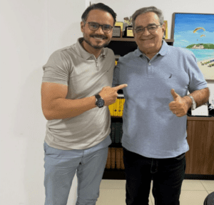 Leia mais sobre o artigo Líder da oposição, Flávio Sami anuncia apoio a Álvaro Dias e movimenta cenário político