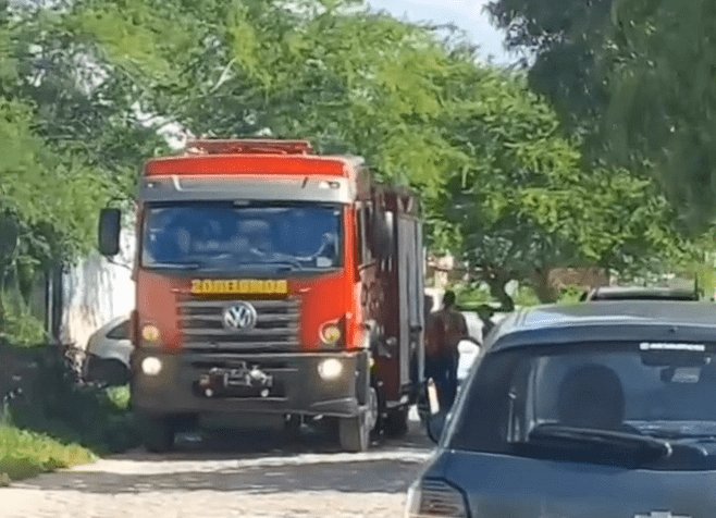 Leia mais sobre o artigo Corpo de Bombeiros realiza primeira operação em João Câmara e remove enxame de abelhas