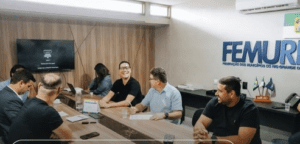Leia mais sobre o artigo Prefeito de Jandaíra participa de reunião estratégica do CIM Mato Grande
