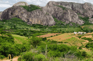 Leia mais sobre o artigo Quinze pessoas ficam perdidas na Serra de São Bento e são resgadas pelo Corpo de Bombeiros