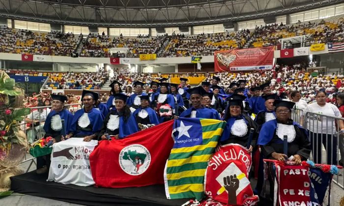 Leia mais sobre o artigo Festa em Recife celebra 30 mil alfabetizados em programa social