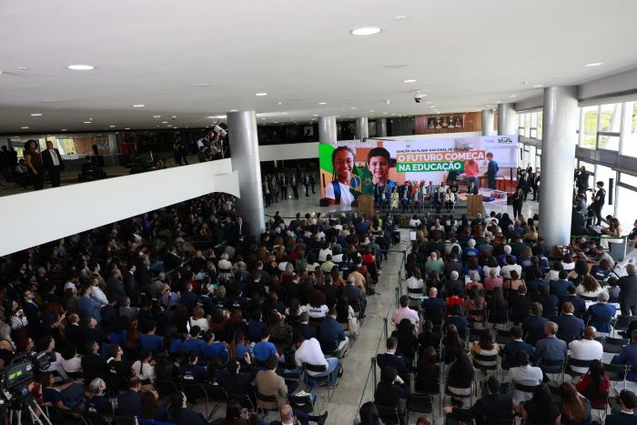 Leia mais sobre o artigo Novo PNE prevê investimento de até 10% do PIB para educação