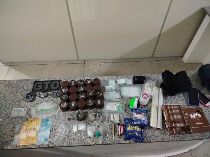 Leia mais sobre o artigo Policiais do 14° BPM prende homem por tráfico de drogas na cidade de João Câmara/RN