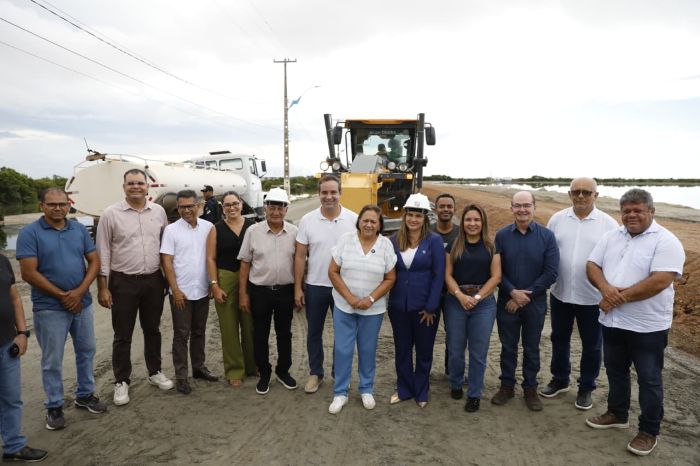 Leia mais sobre o artigo Governadora visita obras de recuperação de rodovias em Assú e Macau 