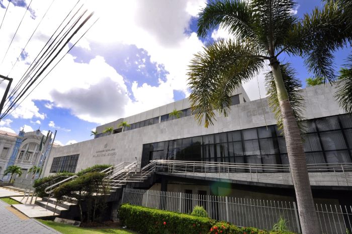 Leia mais sobre o artigo Assembleia reajusta funções de confiança com valores que variam de R$2 a R$ 20 mil