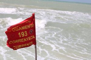 Leia mais sobre o artigo CBMRN realiza dois resgates em áreas de risco no litoral de Natal