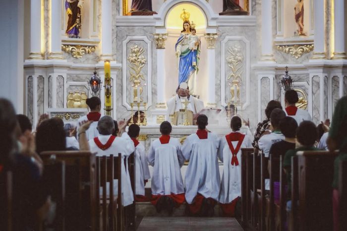 Leia mais sobre o artigo Fé e gratidão: comunidade celebra 9 anos de missão do Monsenhor Josino Raimundo