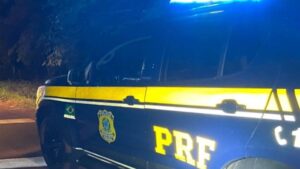 Leia mais sobre o artigo Motociclista morre em acidente com ônibus e carro na BR-304, em Angicos