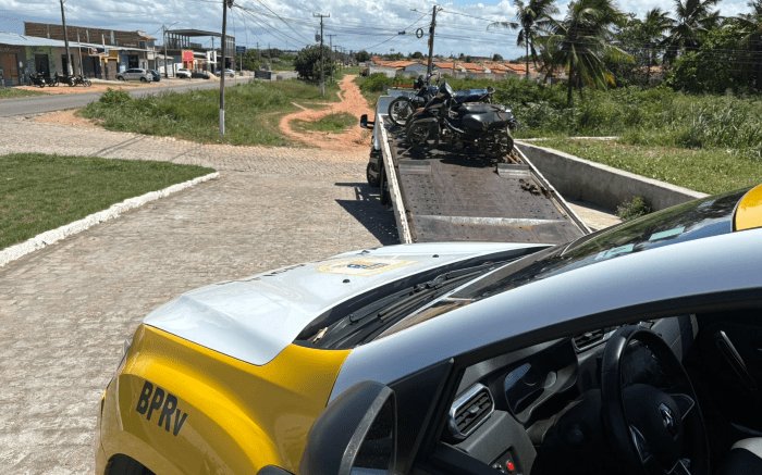 Leia mais sobre o artigo CPRE intensifica fiscalização e autua doze motociclistas sem capacete em rodovias da Grande Natal