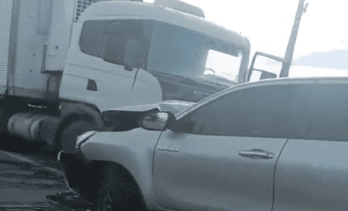 Leia mais sobre o artigo Motorista fica ferida após realizar manobras perigosas e colidir com carreta em posto no RN