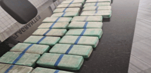 Leia mais sobre o artigo Operação Rodoviária Segura: mulher é presa na Estação Rodoviária de Natal por tráfico de drogas