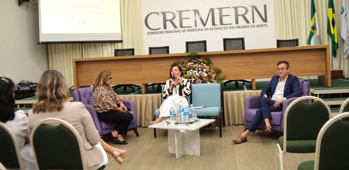 Leia mais sobre o artigo Simpósio do Conselho de Medicina sobre Psicofobia reúne especialistas e autoridades em debate sobre Saúde Mental