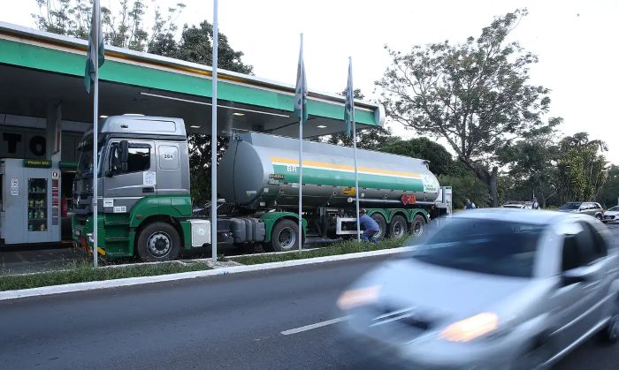 Leia mais sobre o artigo Mais de 80% dos estados aderem a subsídio a diesel importado