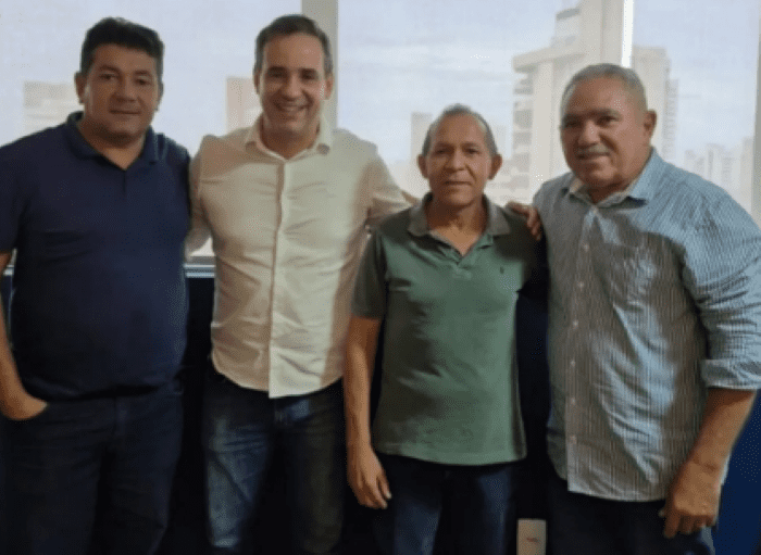 No momento, você está visualizando Pressão por fidelidade expõe fissuras e três vereadores declaram apoio a Cadu Xavier