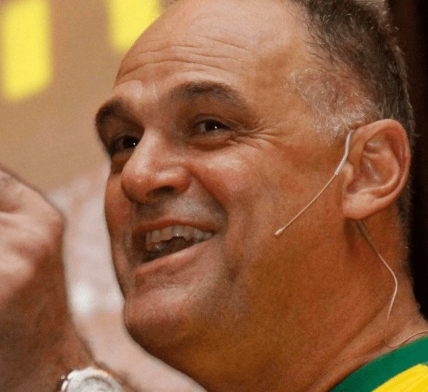 Leia mais sobre o artigo Oscar Schmidt, maior ídolo do basquete brasileiro, morre aos 68 anos