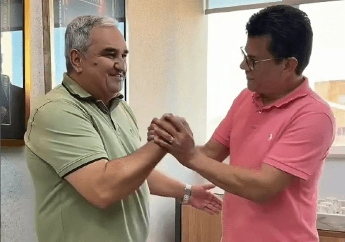 Leia mais sobre o artigo Fim do suspense: Holderlin anuncia apoio a Juninho Saia Rodada para deputado federal